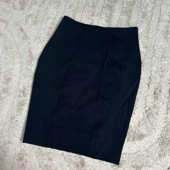SPANX The Perfect Black Pointe Pencil Skirt - Picture 1 of 8